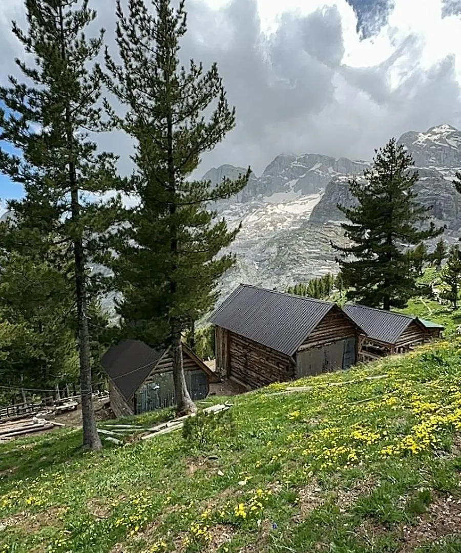 Chalet Guest House Kolata View Tropoje Albanië